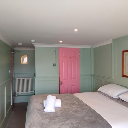 The Willows Brighton Luaran gambar