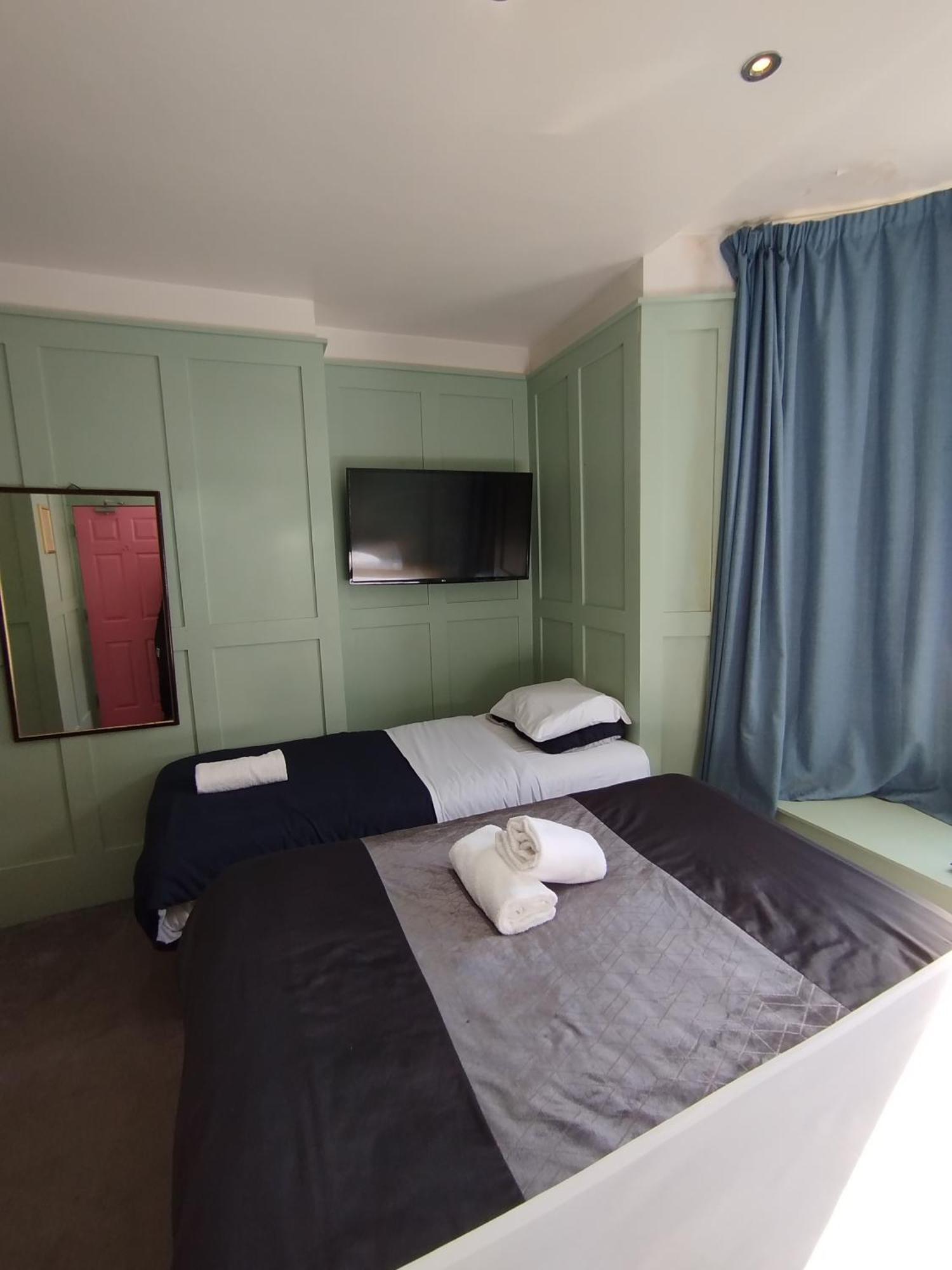 The Willows Brighton Luaran gambar