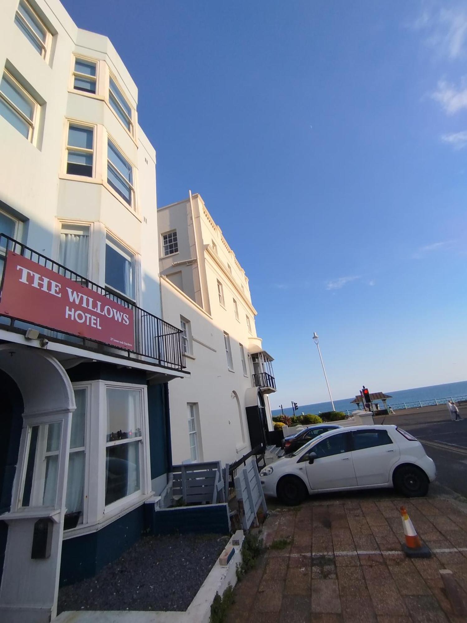 The Willows Brighton Luaran gambar