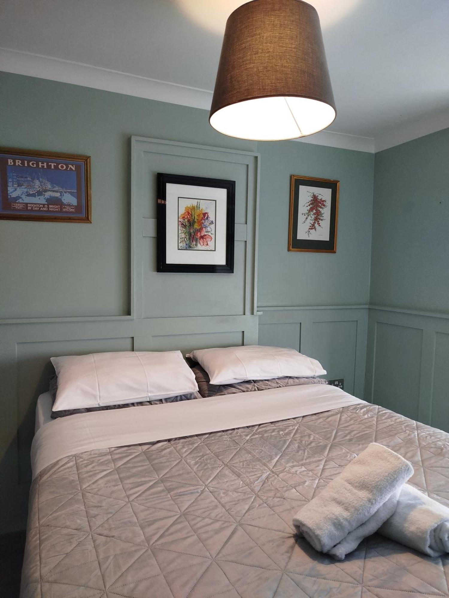 The Willows Brighton Luaran gambar